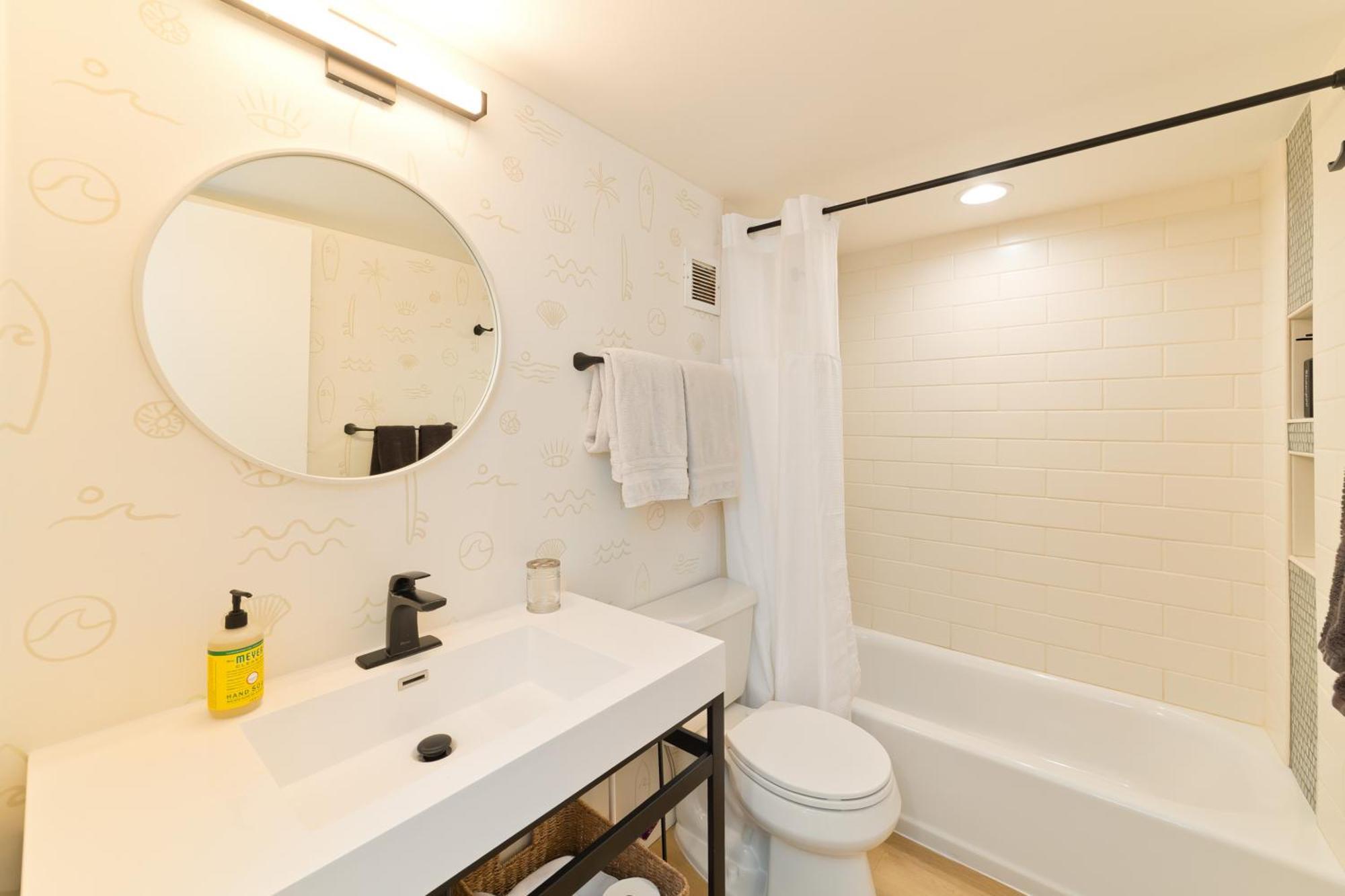 Family Getaway - Lava Room At Magic Sands Beach Kailua-Kona Bagian luar foto