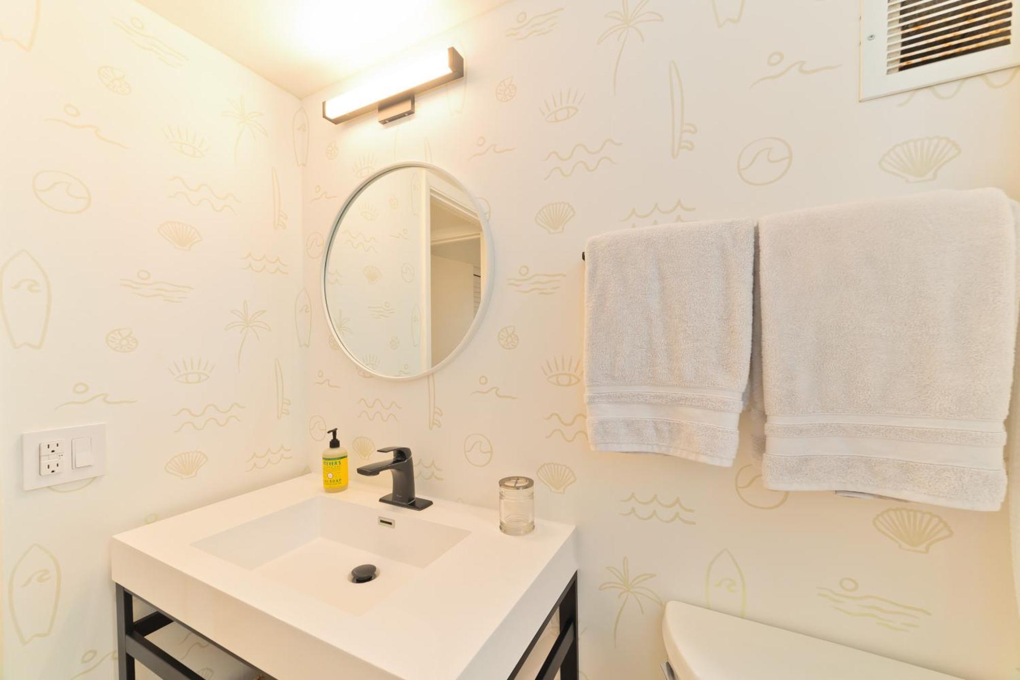 Family Getaway - Lava Room At Magic Sands Beach Kailua-Kona Bagian luar foto