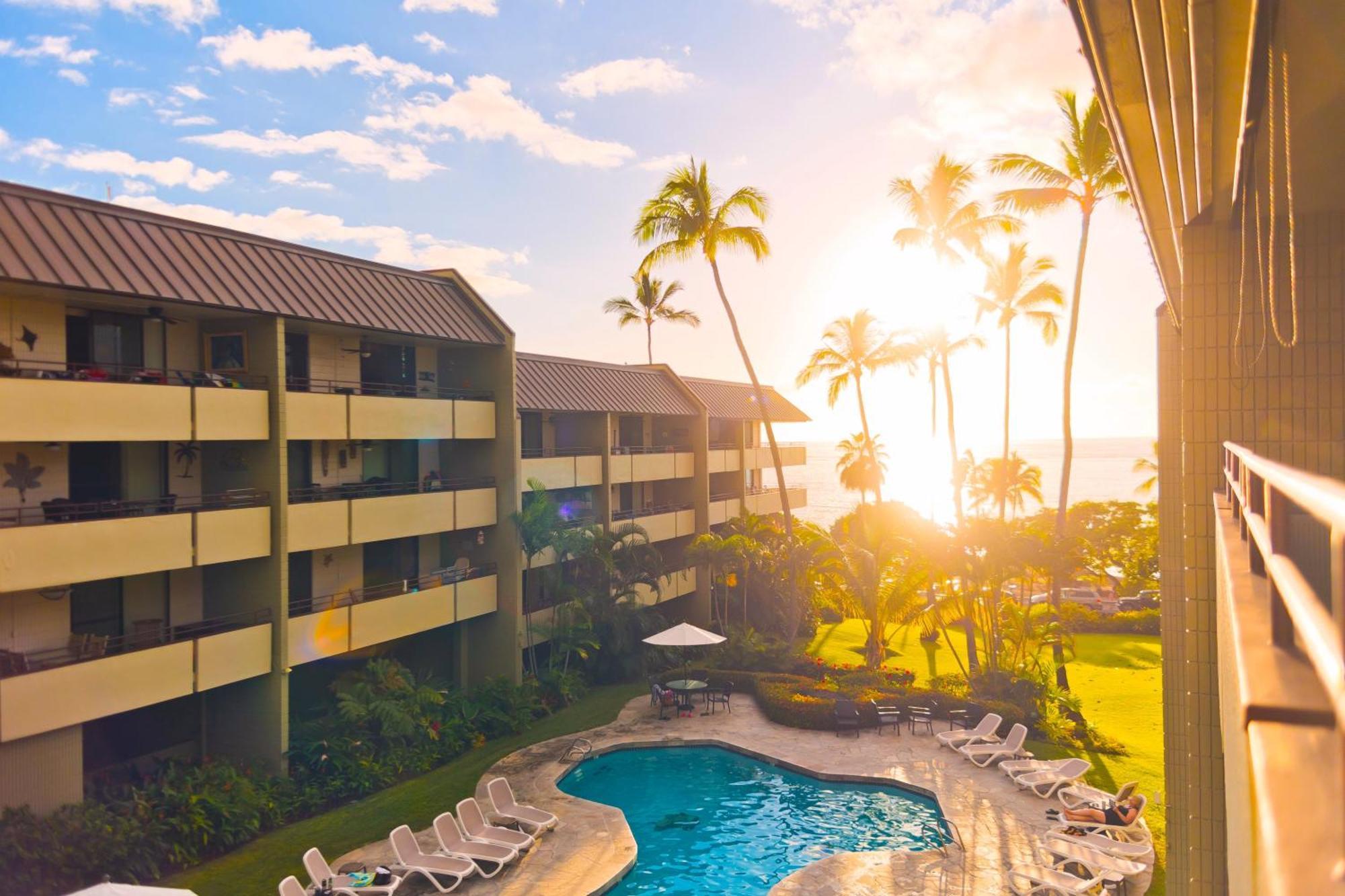 Family Getaway - Lava Room At Magic Sands Beach Kailua-Kona Bagian luar foto